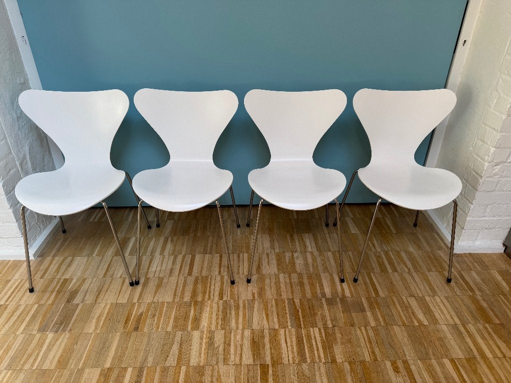 Fritz Hansen Arne Jacobsen  4 vlinderstoelen wit, Ophalen, Design Klassieker, Wit, Zo goed als nieuw