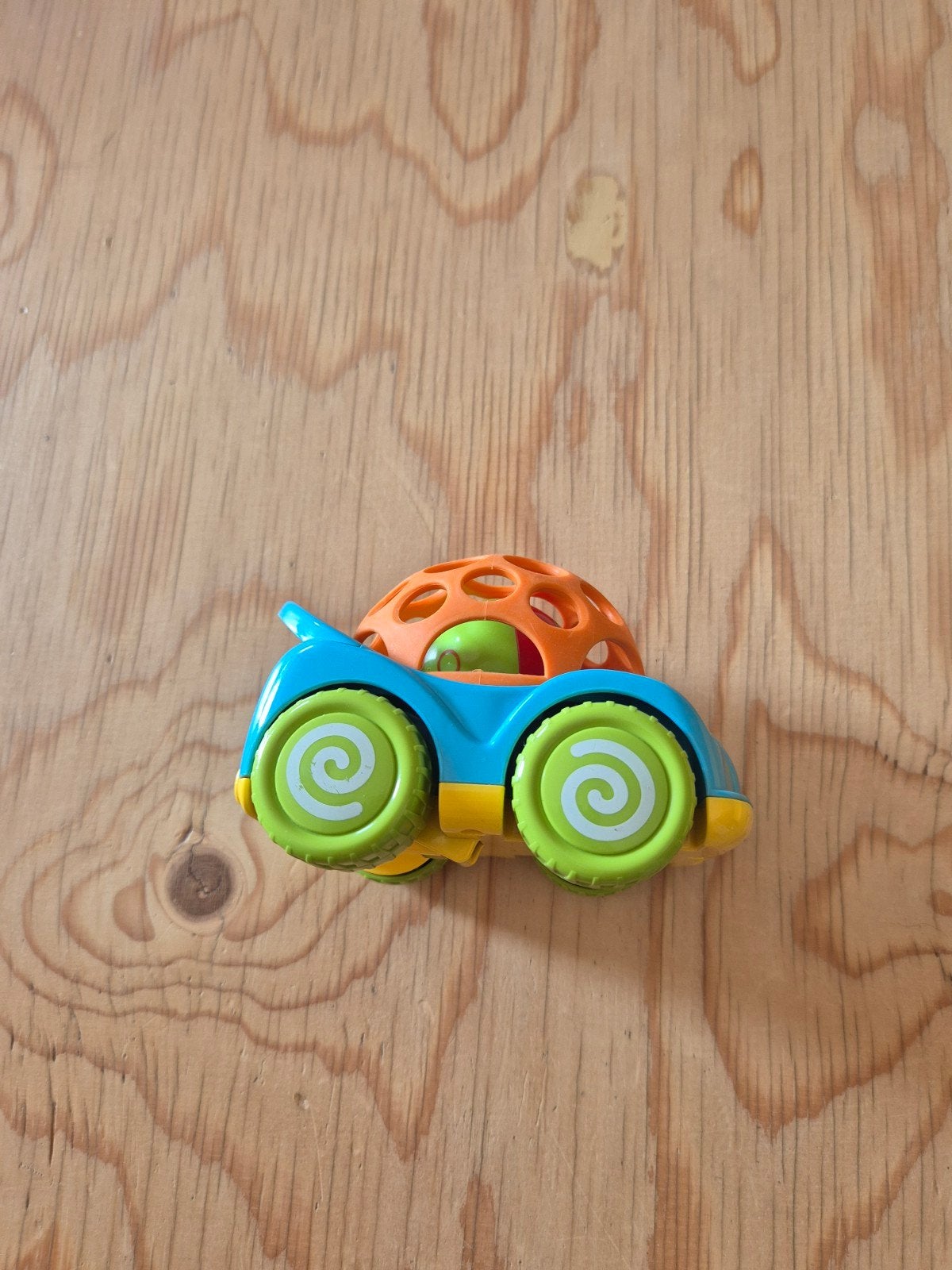 Felgekleurde zelfrijdende auto met  balletje in, Ophalen of Verzenden, Zo goed als nieuw, Auto, Met geluid