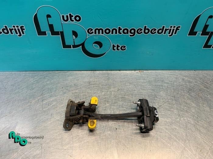 Deurvanger bus/bestel links van een Peugeot Bipper (Bipper 0, Gebruikt, -, -, Ophalen of Verzenden