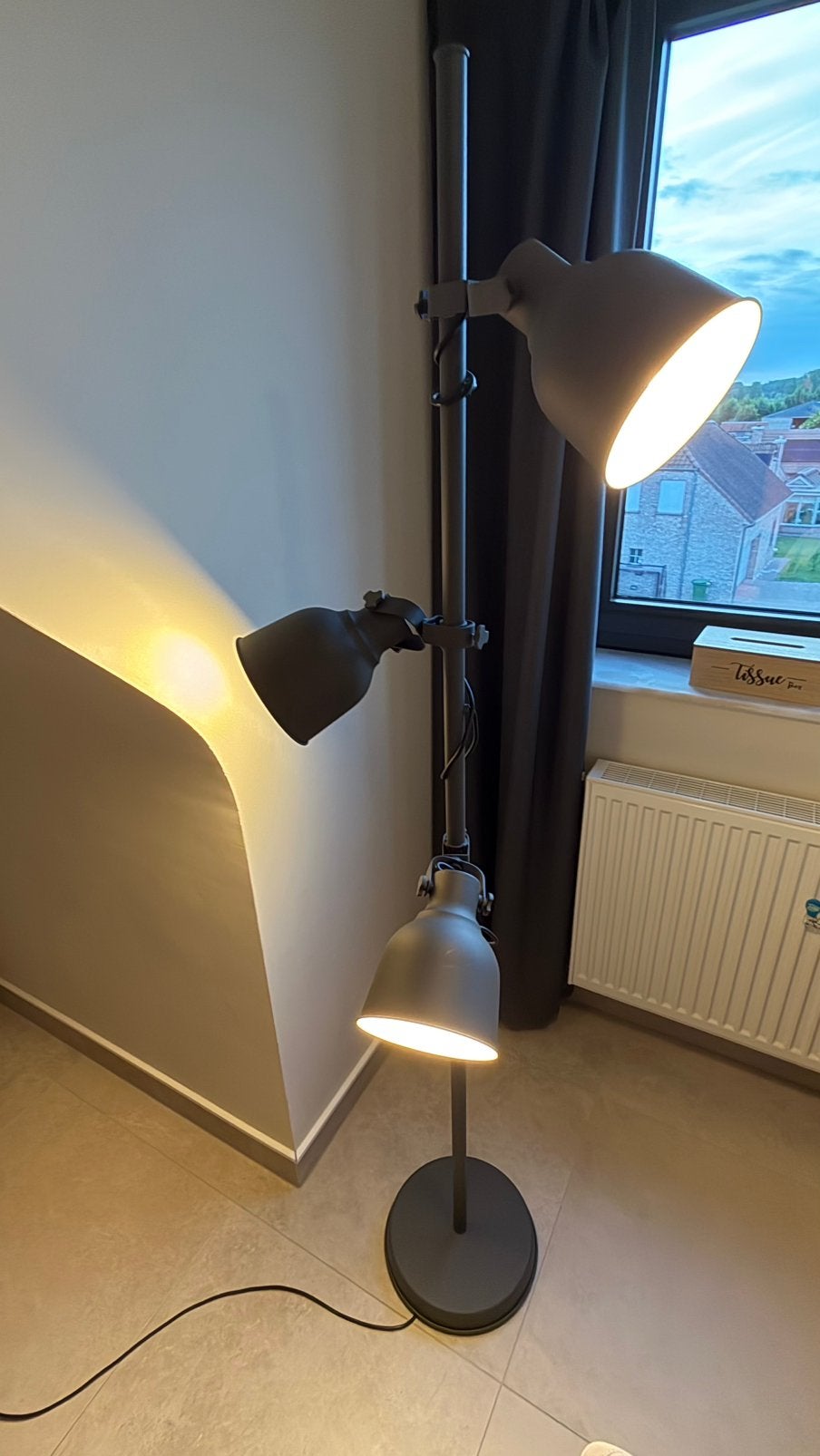 staanlamp HEKTAR (Ikea), Huis en Inrichting, Lampen | Vloerlampen, Ophalen, Zo goed als nieuw