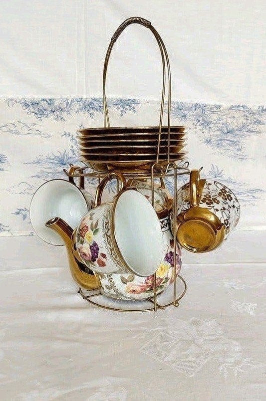 Service à thé vintage en porcelaine sur support suspendu, Antiquités & Art, Enlèvement ou Envoi