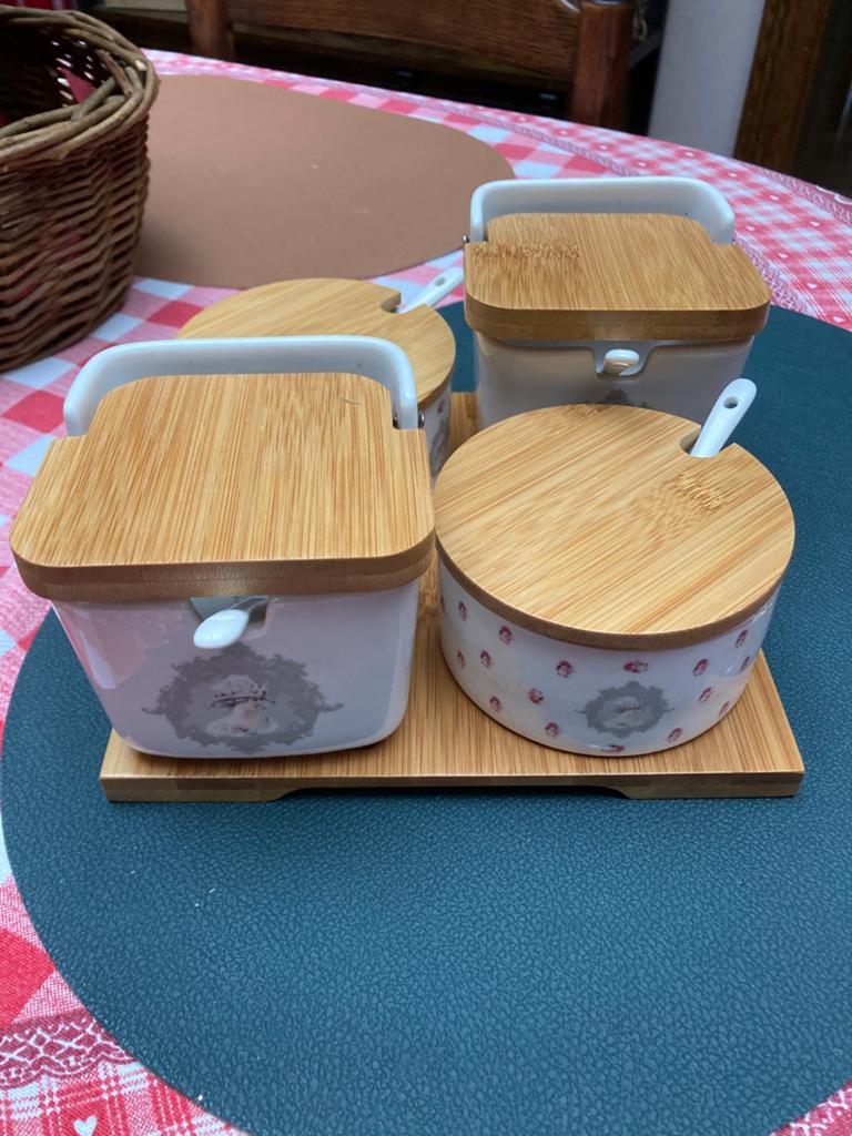 Set pour des tapas ou quelque chose comme ça, Maison & Meubles, Cuisine| Tupperware, Enlèvement, Utilisé