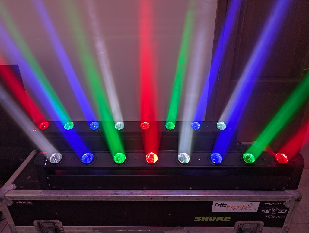 2 x Algam MB810 LED Beam Bar – 8x LED effect – TOPSTAAT, Enlèvement, Comme neuf, Lumières, Couleur