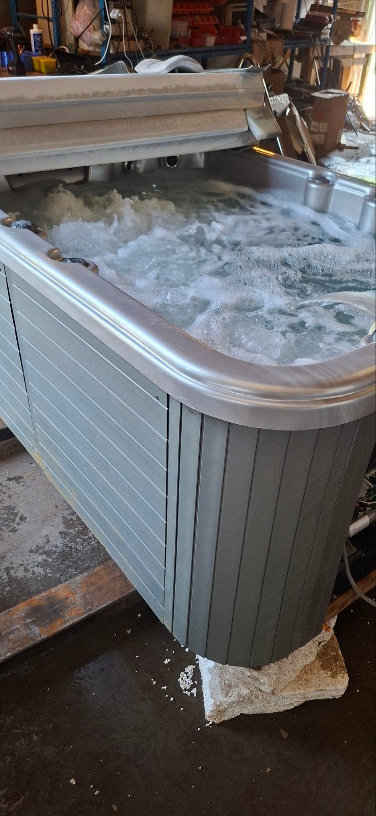 Jacuzzi gratis geleverd geplaatst  1j garantie, Ophalen of Verzenden