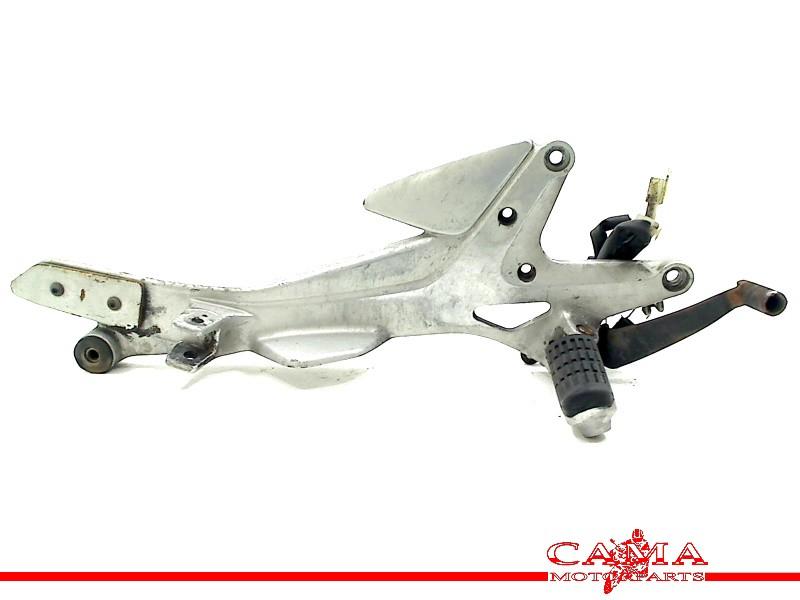 REPOSE PIEDS AVANT DROIT Honda CBF 500 (01-1970/-), Dhr. S. di Majo, Utilisé, Info@cama-motorparts.nl, P.J. Troelstraweg 8 8
3144 CX  MAASSLUIS, NL