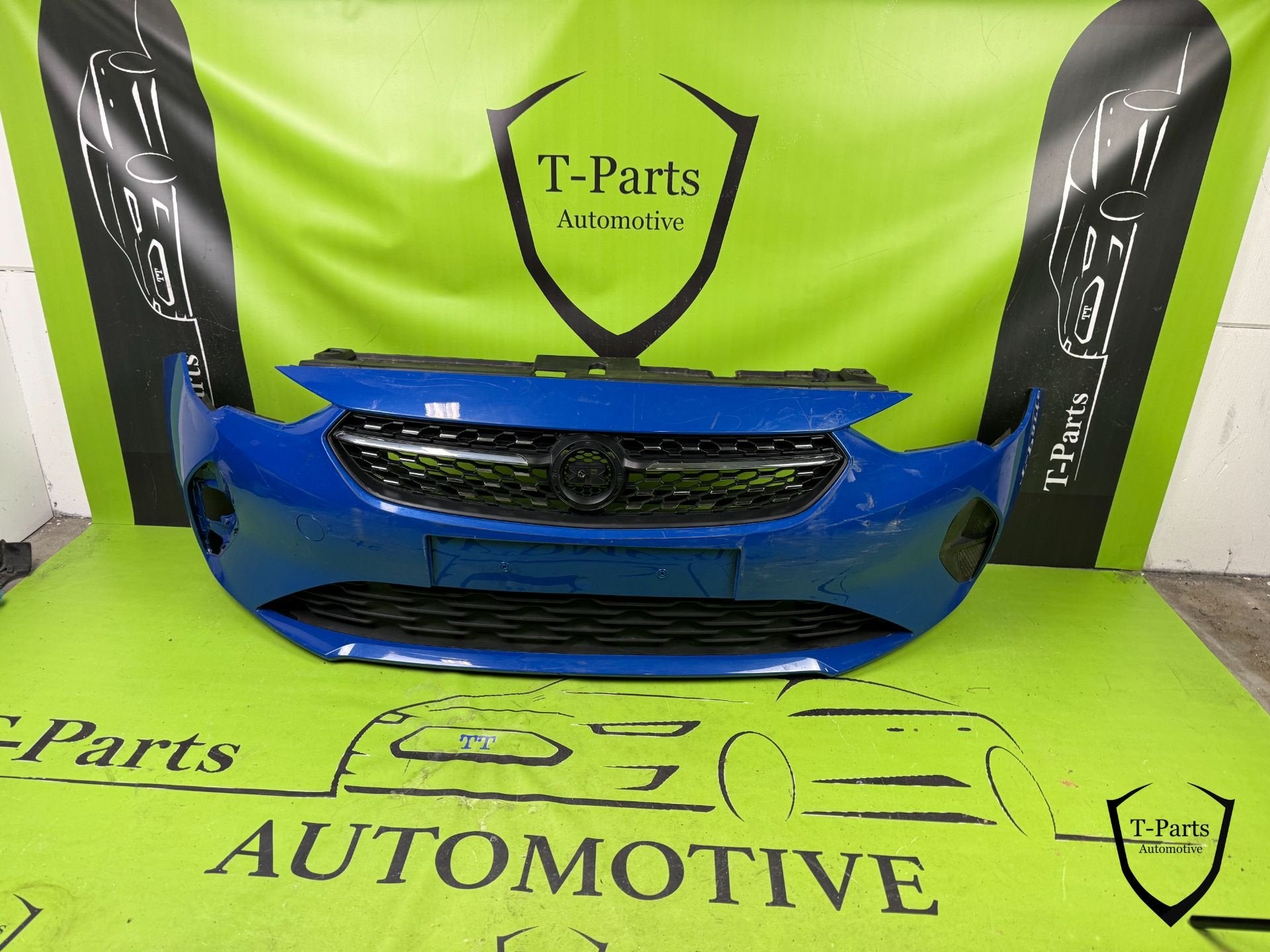 opel corsa f voorbumper bumper grille rooster, Auto-onderdelen, Info@fabrikant.eu, Opel, Bumper, Fabrikantstraat 1
1000 AA  Amsterdam