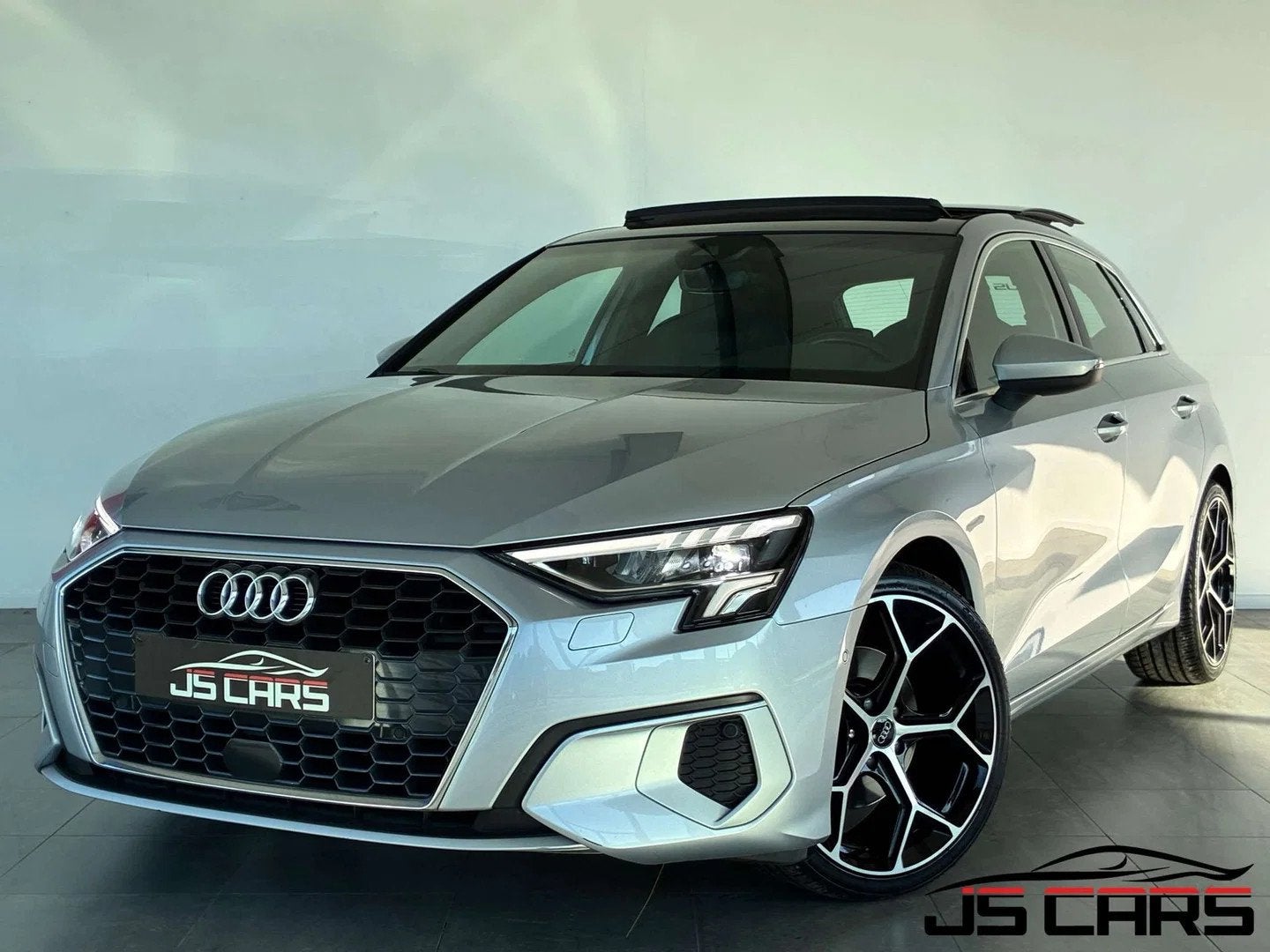 Audi A3 Sportback 1.5 TFSi S-LINE-1ERPRO-T.O.-COCKPIT-CARPLA, Autos, Cuir, Argent ou Gris, Entreprise, Noir