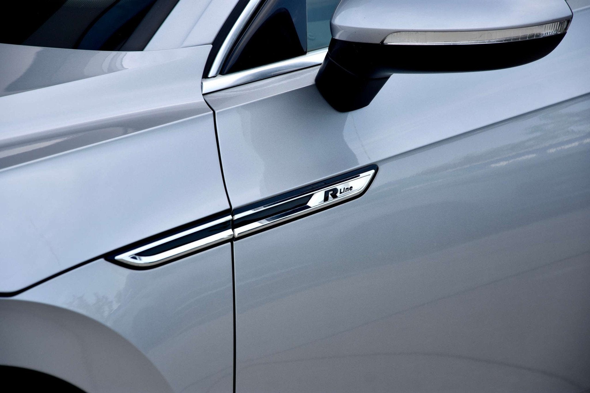 Volkswagen Arteon Arteon 2.0 TDi SCR R-Line DSG (EU6.2), Argent ou Gris, Entreprise, 1968 cm³, 5 portes