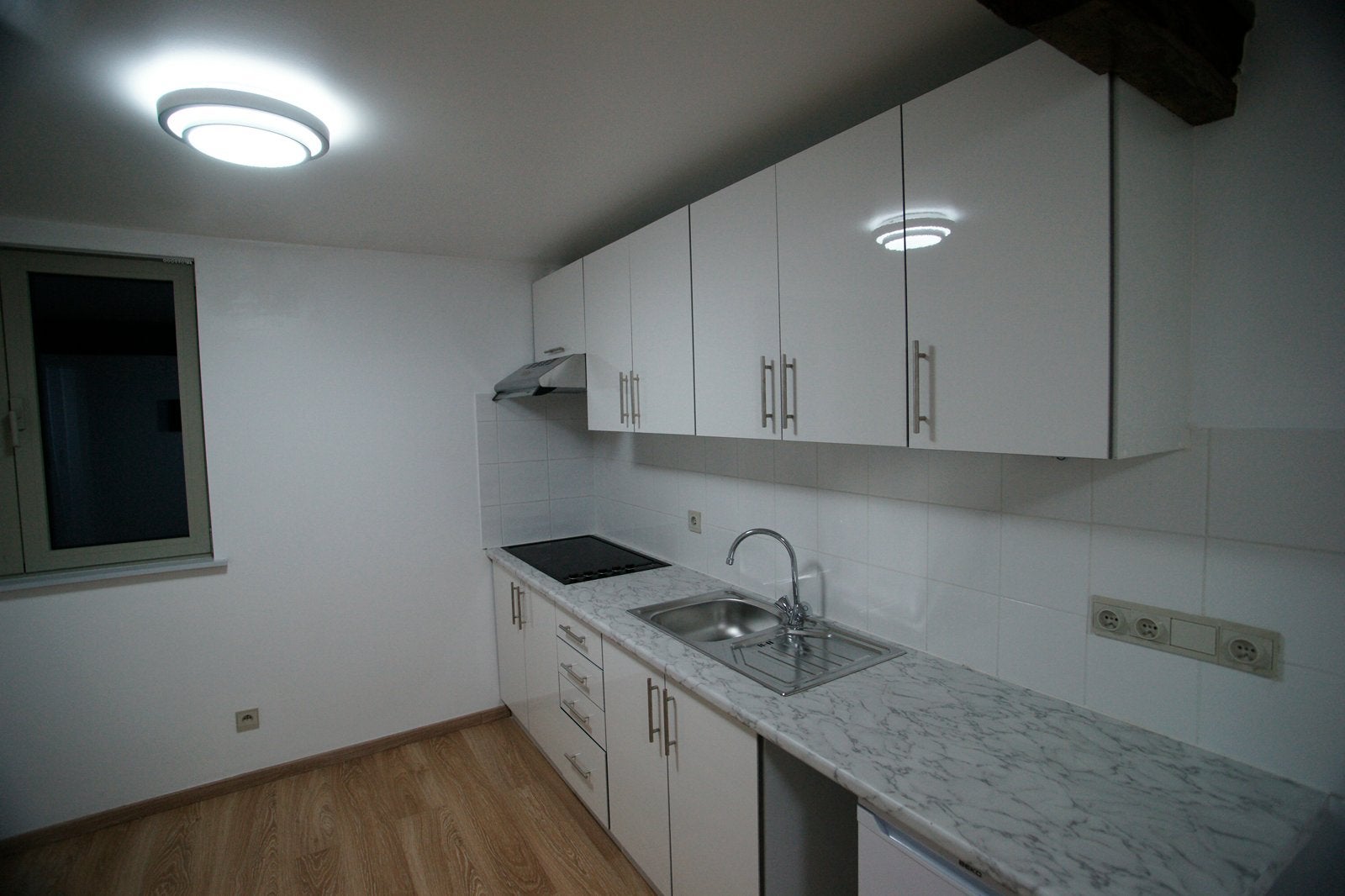 Appartement met veel lichtinval te huur centrum Tienen, Immo, 35 tot 50 m², Provincie Vlaams-Brabant