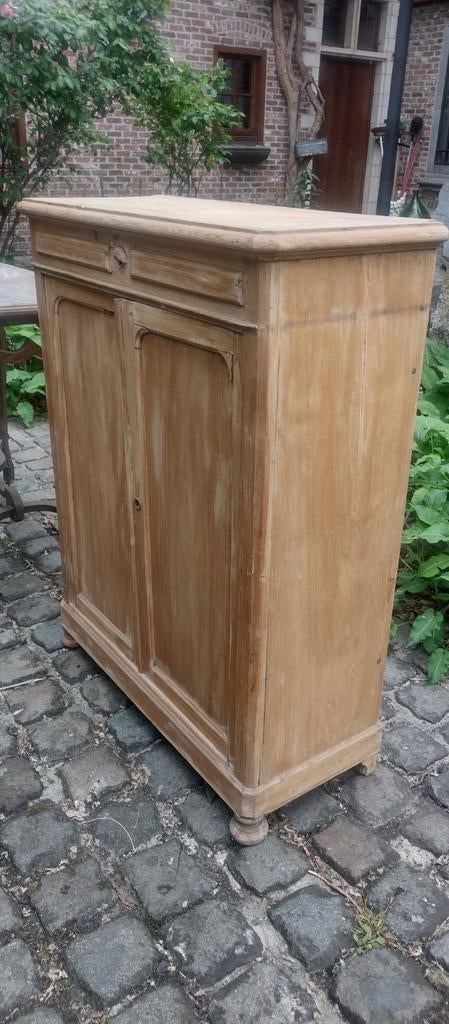 Klein blankhouten kastje 99 op 77 op 33cm. Schaalmodel., Ophalen