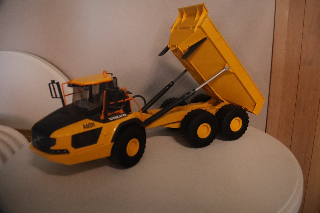 Bruder Volvo A60H Knikdumper, Kinderen en Baby's, Ophalen, Zo goed als nieuw