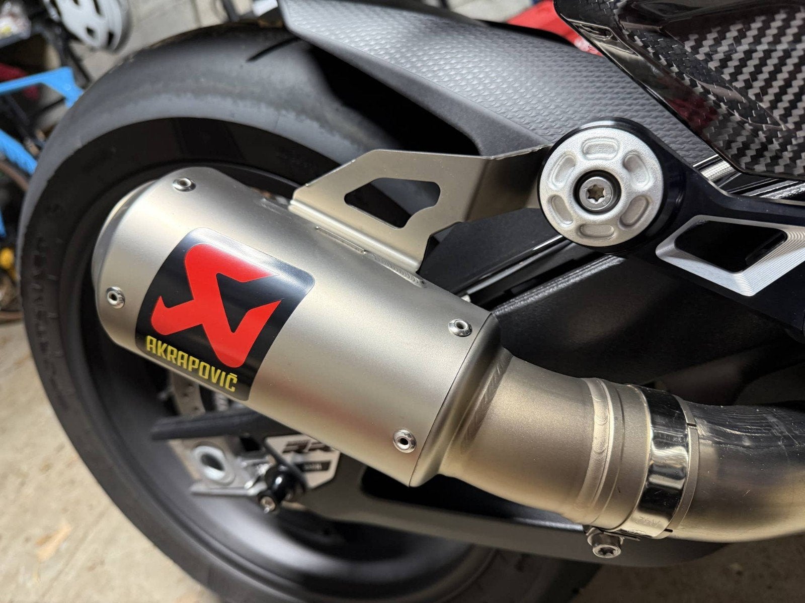 Akrapovic Shorty Slip-on voor bmw S1000R of RR, Enlèvement ou Envoi