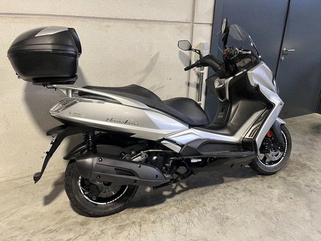 Kymco Downtown 125 Exclusive met topcase (bj 2020), Motoren, Motoren | Overige merken, Scooter, Kymco, Bedrijf, 125 cc