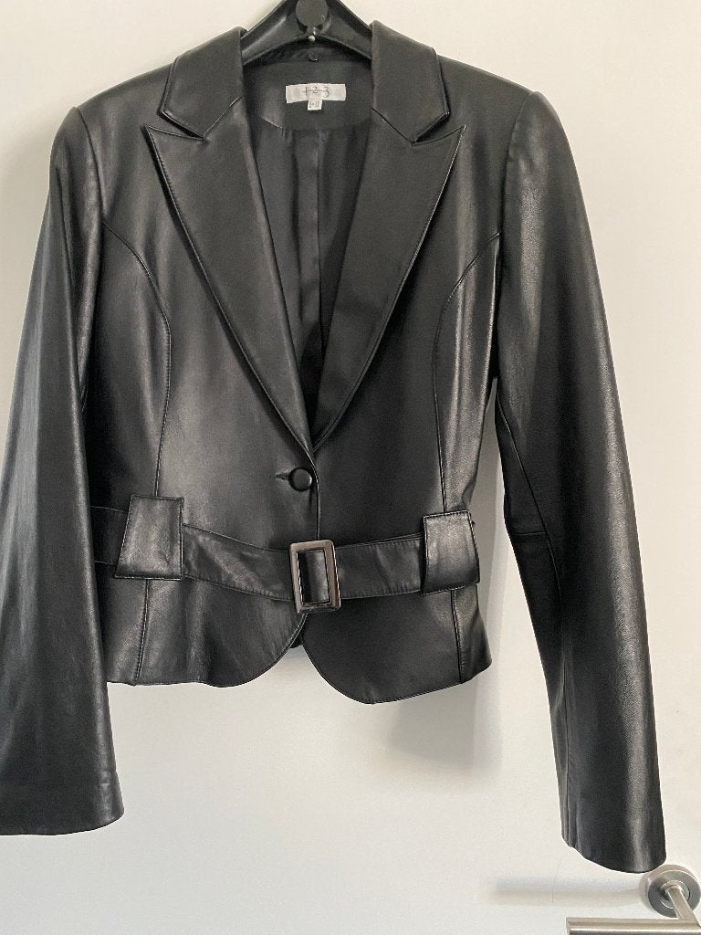 Blouson en cuir noir pour femme, Vêtements | Femmes, Maison 1 2 3 Paris, Enlèvement, Manteau, Noir