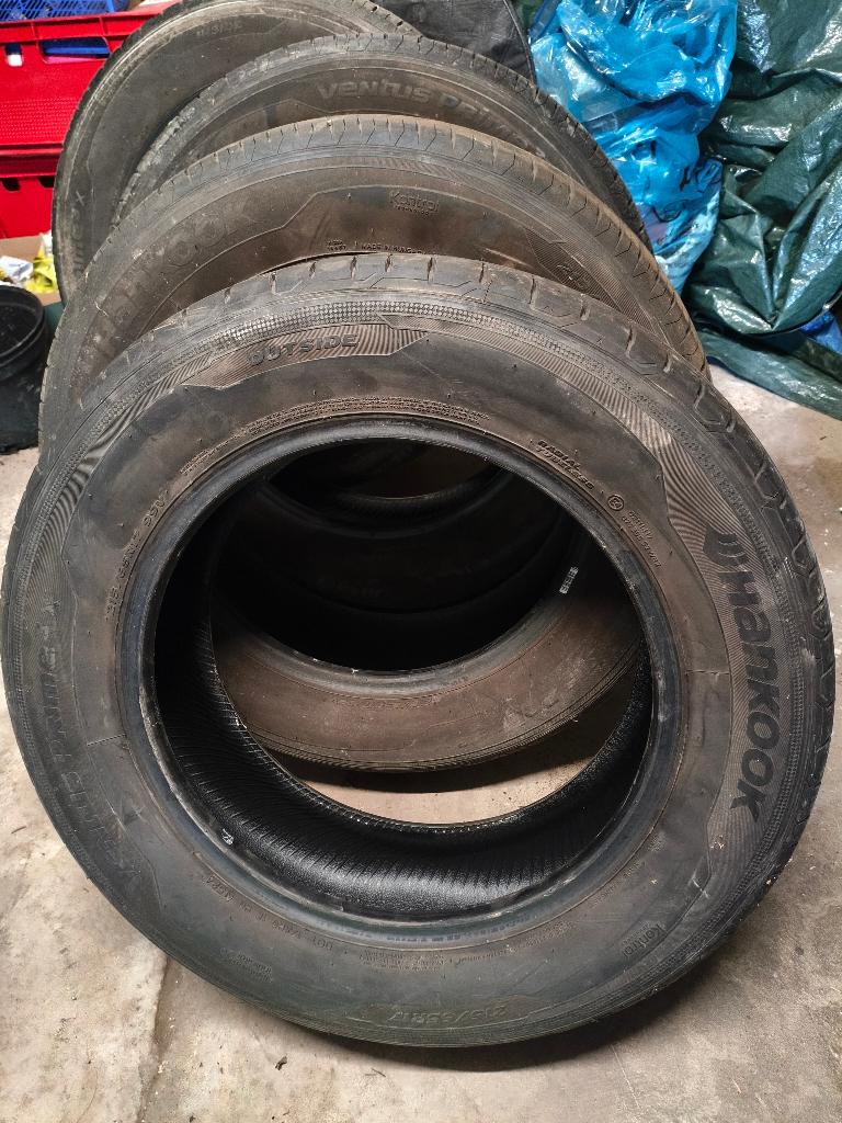 4 pneus HANKOOK VENTUS PRIME 3X 215/65 R17 99 V 2024; 1500km, Autos : Pièces & Accessoires, Pneus & Jantes, Neuf, 215 mm, Pneus été