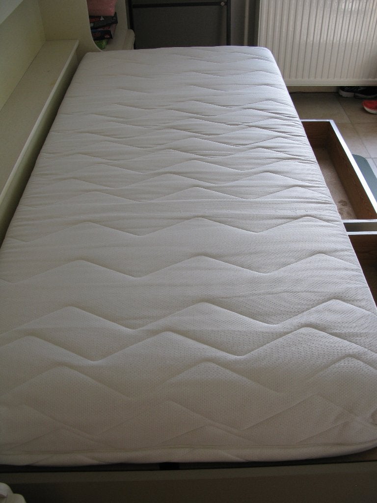 een persoonsbed, Huis en Inrichting, Slaapkamer | Bedden, Ophalen, Gebruikt, 90 cm, Eenpersoons