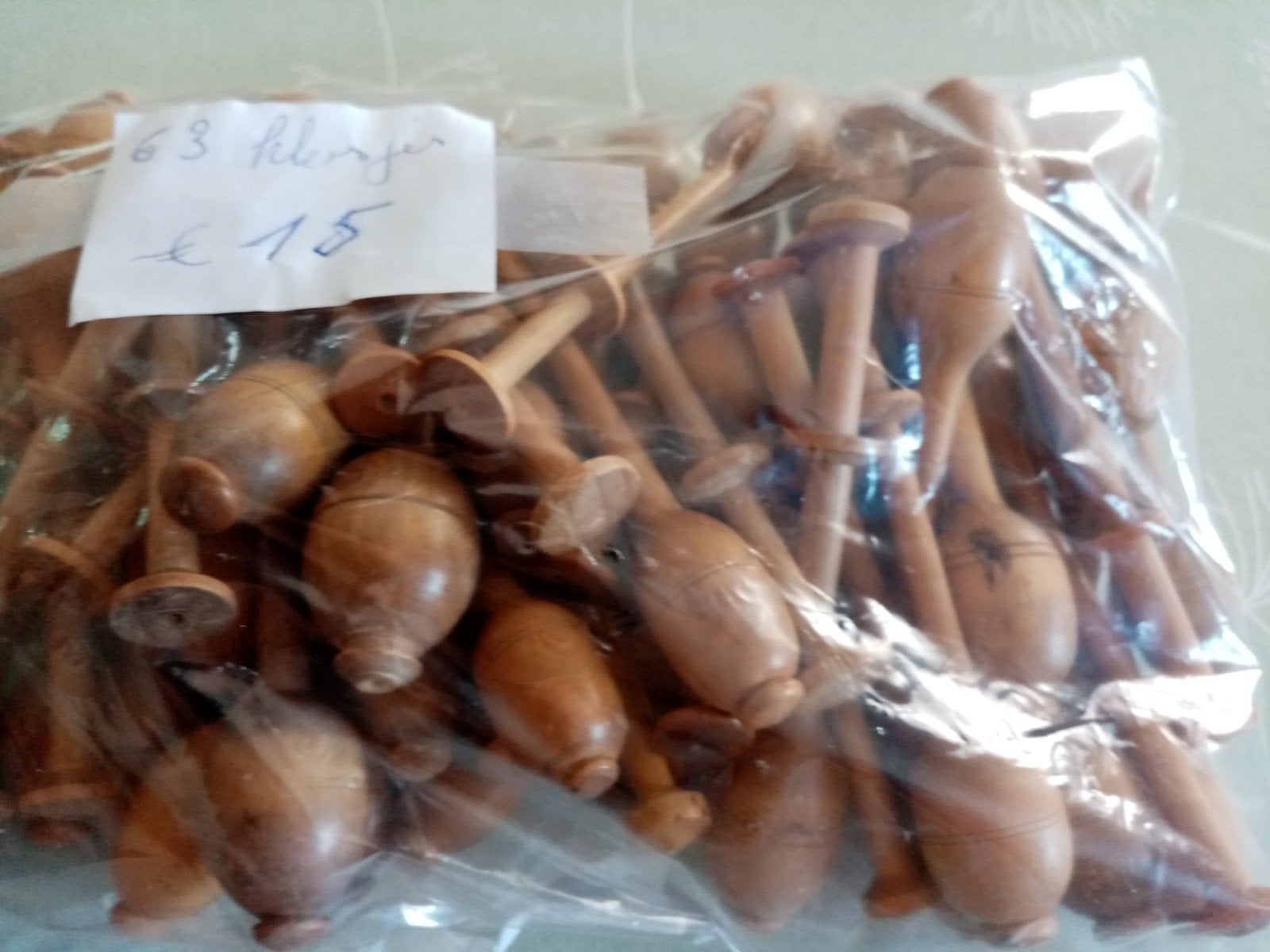 63 dikke klossen voor15€, Hobby en Vrije tijd, Kantklossen, Ophalen, Klos(sen)
