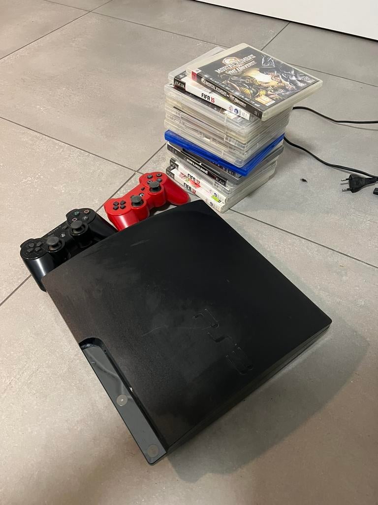 Jailbroken Playstation 3 + 2 controllers + 13 spellen, Consoles de jeu & Jeux vidéo, Consoles de jeu | Sony PlayStation 3, Enlèvement