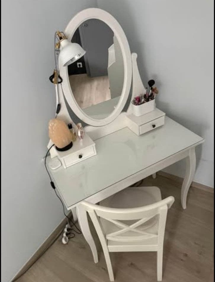 Toilettafel (Make-up) met Spiegel en Stoel - IKEA, Huis en Inrichting, Ophalen, Zo goed als nieuw