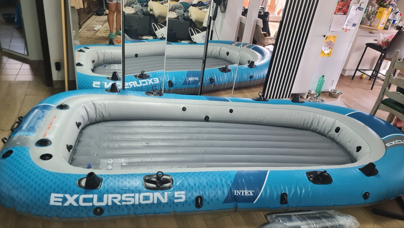 een gloednieuwe opblaasboot, Watersport en Boten, Ophalen