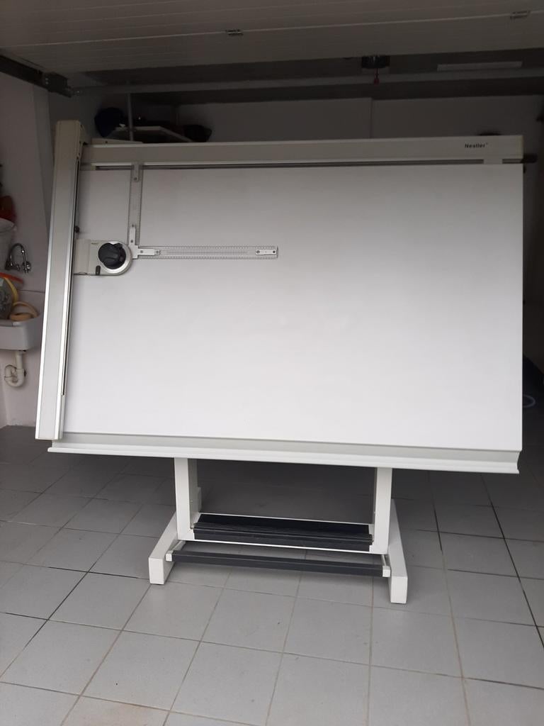 Tekentafel Nestler, Ophalen