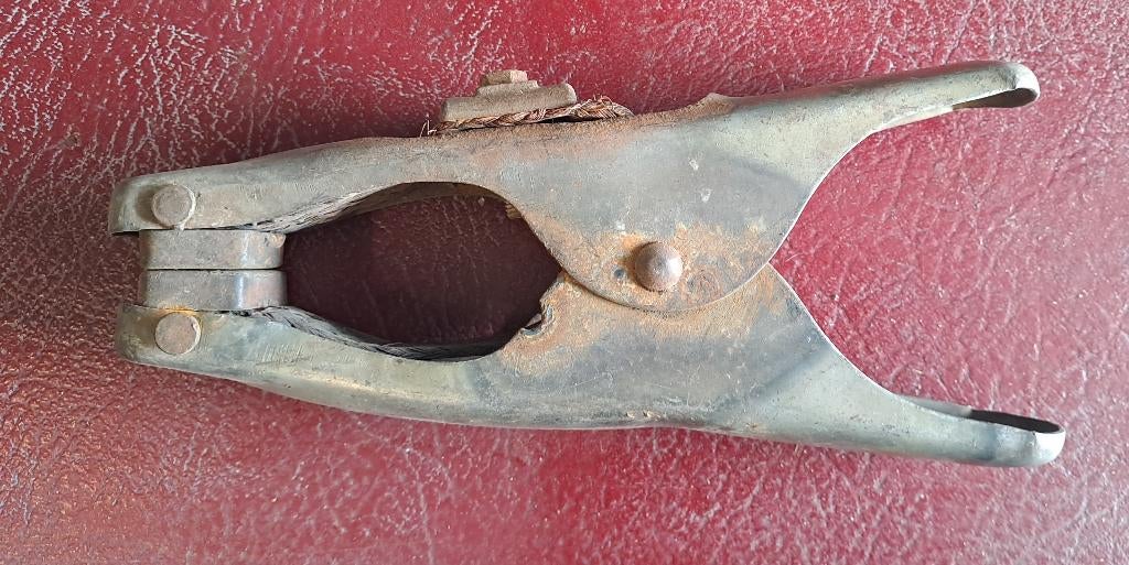 Pince de masse, Enlèvement