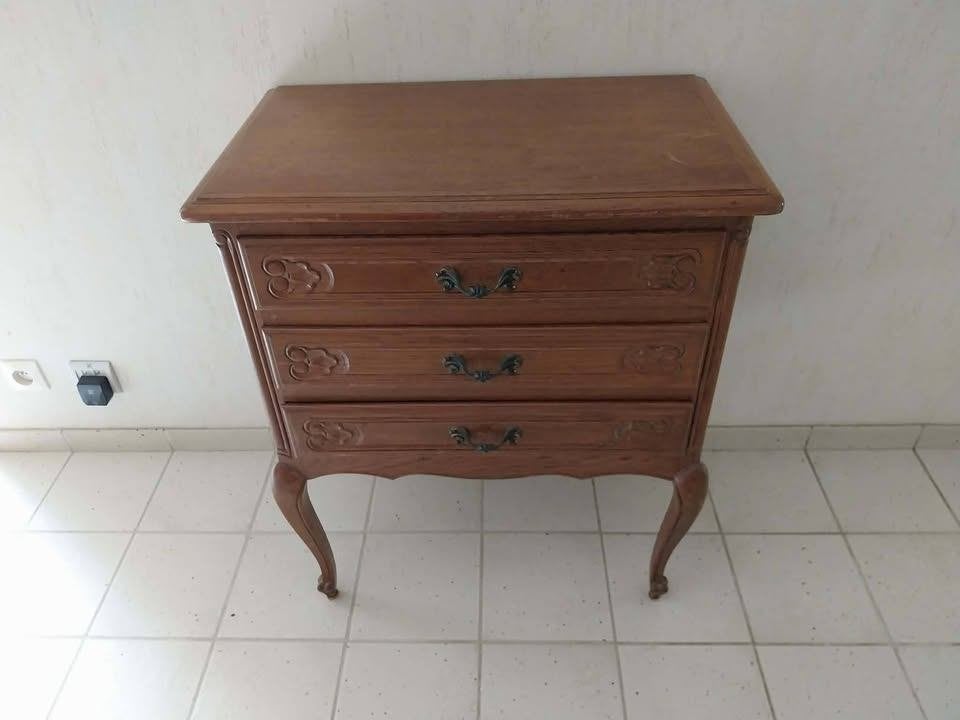 Klassiek houten kastje met 3 laden, 3 of 4 laden, Ophalen, Gebruikt, Eikenhout