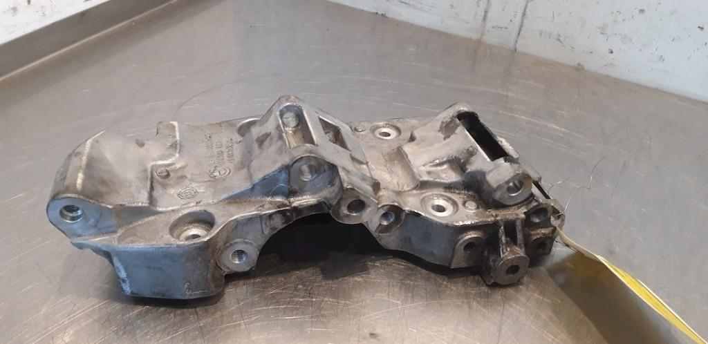 SUPPORT SUPERIEUR ALTERNATEUR BMW 1 serie (F20), Utilisé, BMW