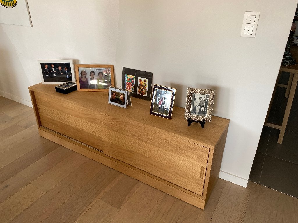 IKEA Tonstad kastje, Ophalen, Zo goed als nieuw, Klassiek design komt samen met mooi geborsteld fineer