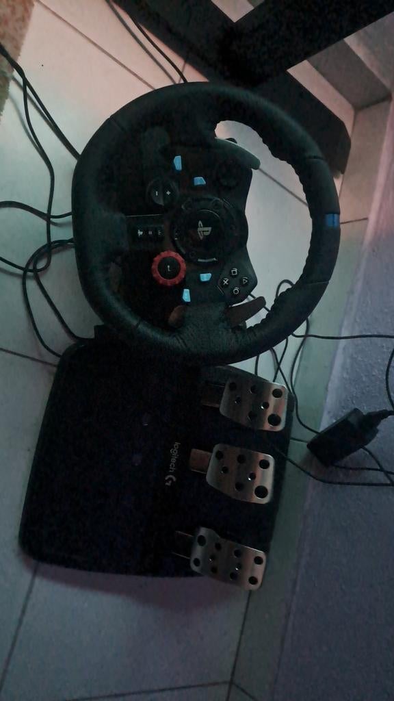 Logitech G29 Racing Wheel+ pedalen|
PS3 PS4 PS5 PC, Enlèvement ou Envoi