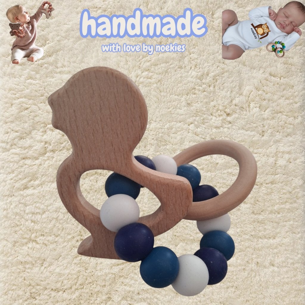 noekies handgemaakte Rammelaar eend blauw wit nr 1, Ophalen of Verzenden, Nieuw, Kraamcadeau