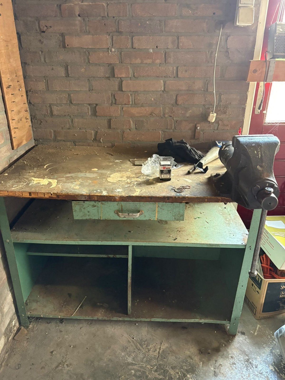 werkbank + bankschroef werktafel metaal, Ophalen, Gebruikt, 70 tot 120 cm, Bankschroef