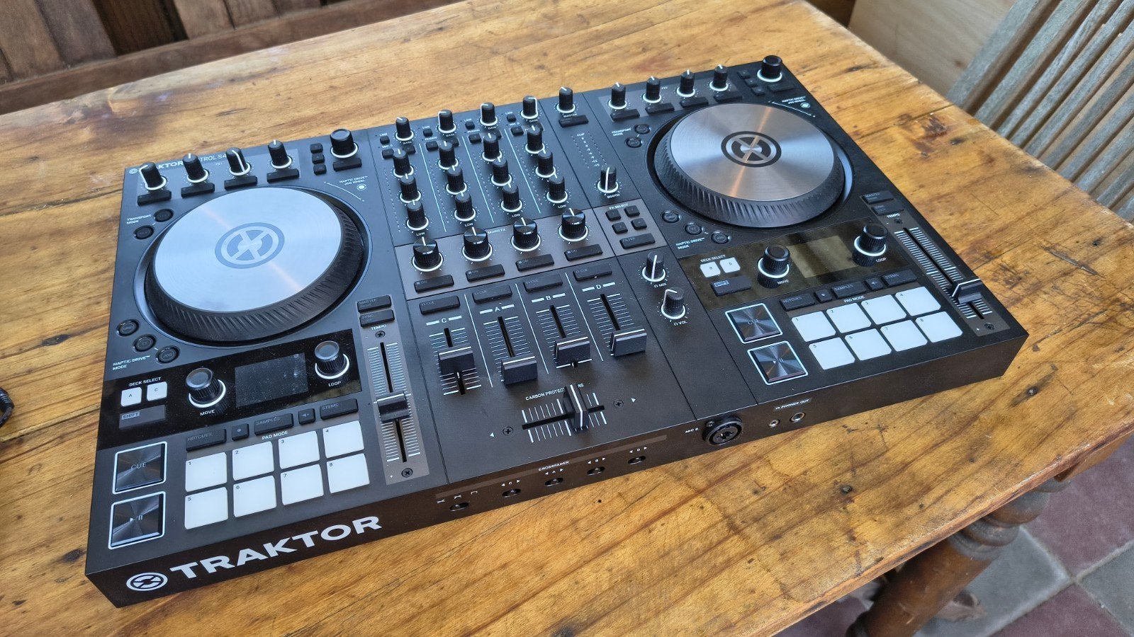 Native Instruments Traktor kontrol 4 mk3 colme neuf, Enlèvement