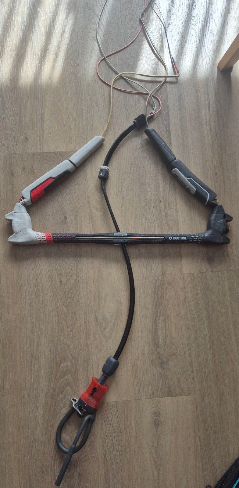 Duotone Click Bar 2022 M22-24 avec freestyle Quick Release, Sports nautiques & Bateaux, Kitesurf, Enlèvement, Bar