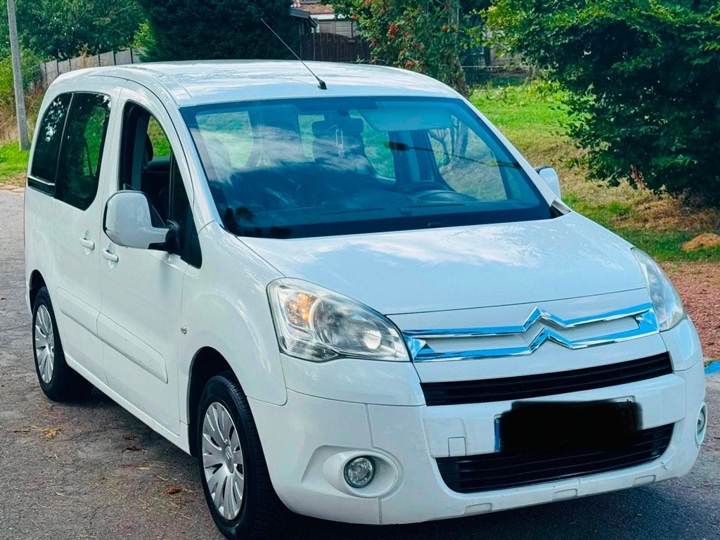 CİTROEN BERLİNGO 1.6HDİ 5PLACES AİRCO 2012MODEL EURO5, Auto's, Euro 5, 1600 cc, Wit, Berlingo