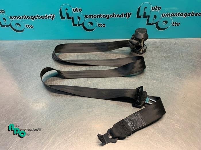 Veiligheidsgordel links-achter van een Volkswagen Golf (Golf, Gebruikt, -, Volkswagen, -