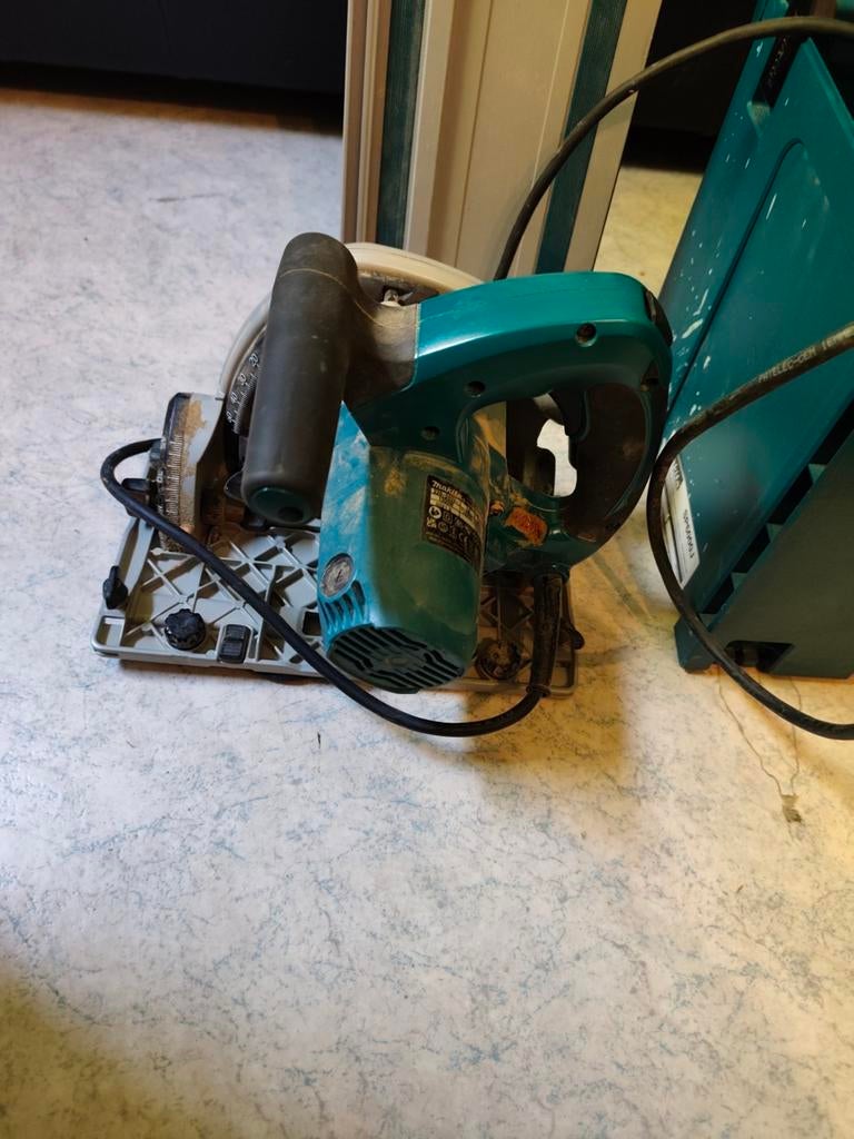 Makita SP6000j