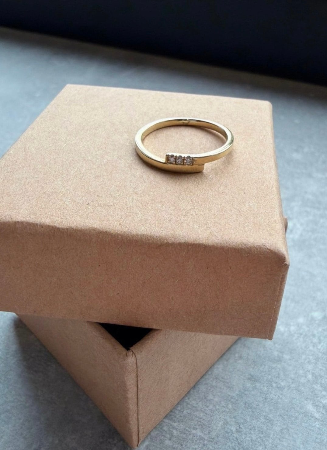 14 karaat gouden ring, Handtassen en Accessoires, Ophalen, Zo goed als nieuw