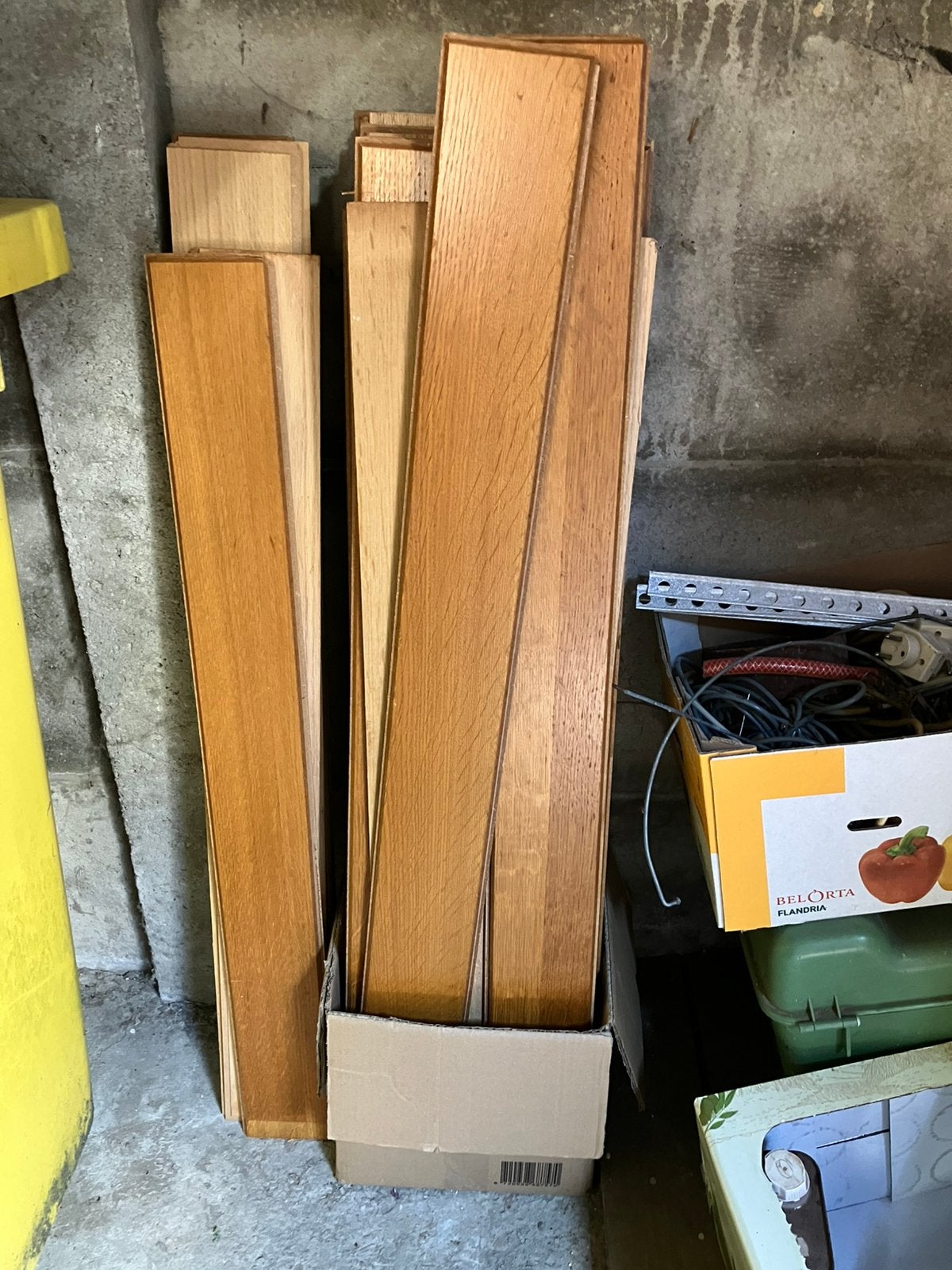 Gratis planchetten (+_ 28m2), Ophalen, Gebruikt