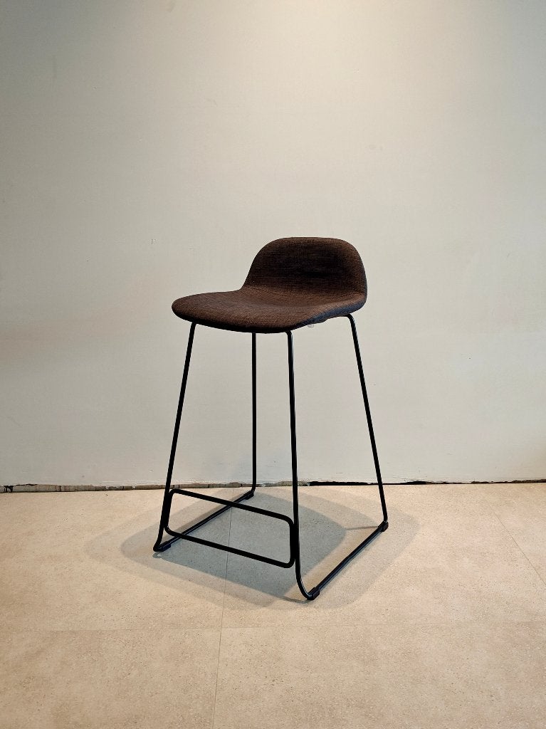 2 design barkrukken – antraciet/zwart, Ophalen, Met voetsteun, 60 tot 90 cm, Zo goed als nieuw