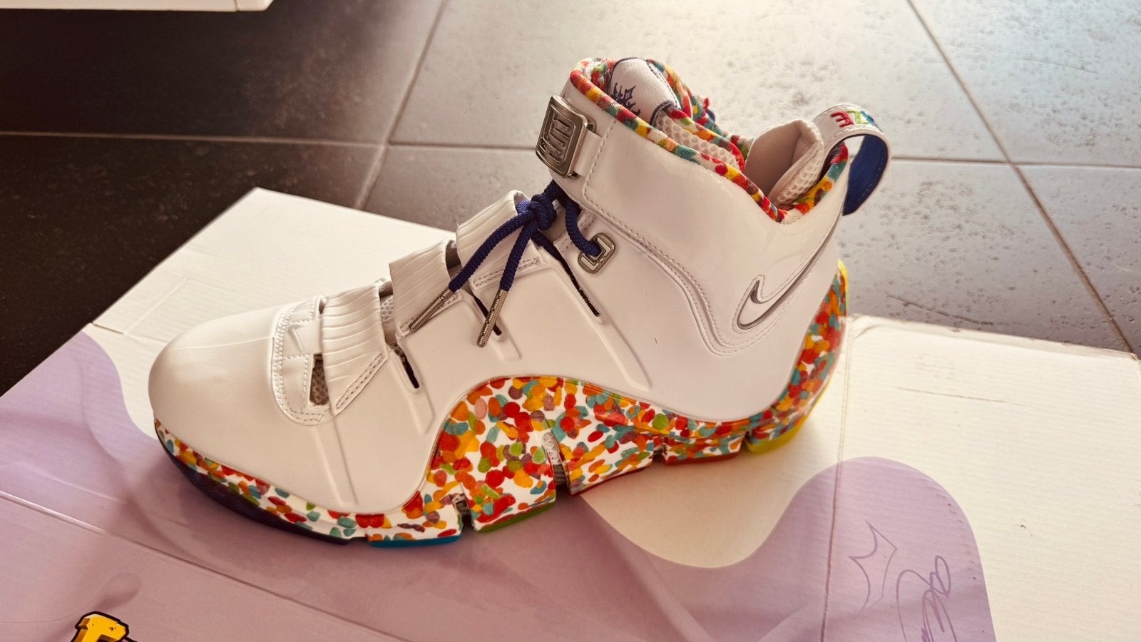 Nike Zoom Lebron Fruity Pebbles 44, Enlèvement, Neuf