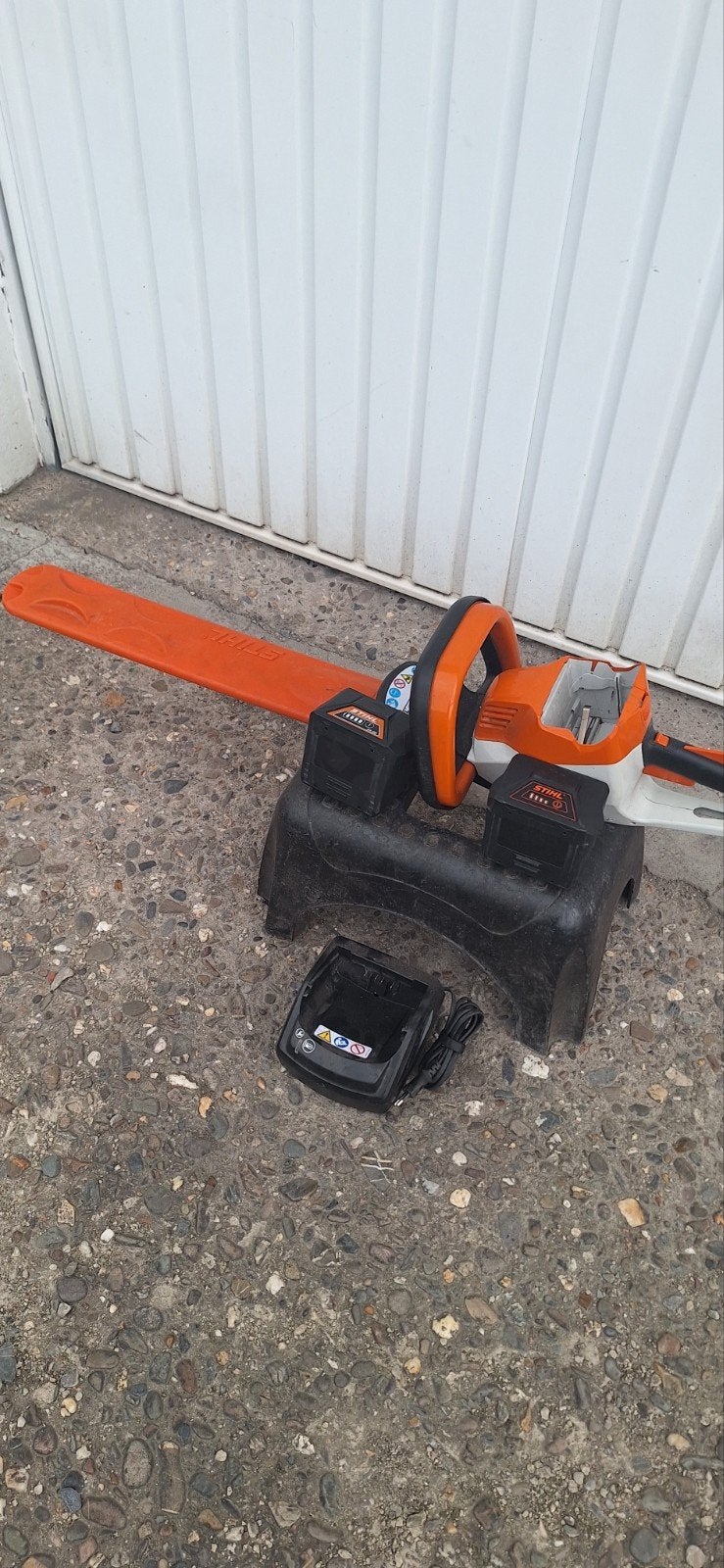 Taille haie électrique STIHL HSA 56, Enlèvement