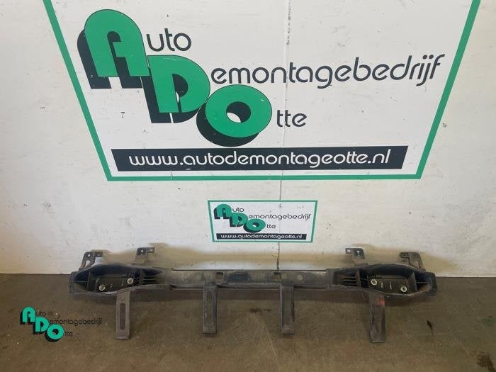Cadre pare-chocs arrière d'un Hyundai I10 (I10 08-), -, 3 mois de garantie, Utilisé, Hyundai