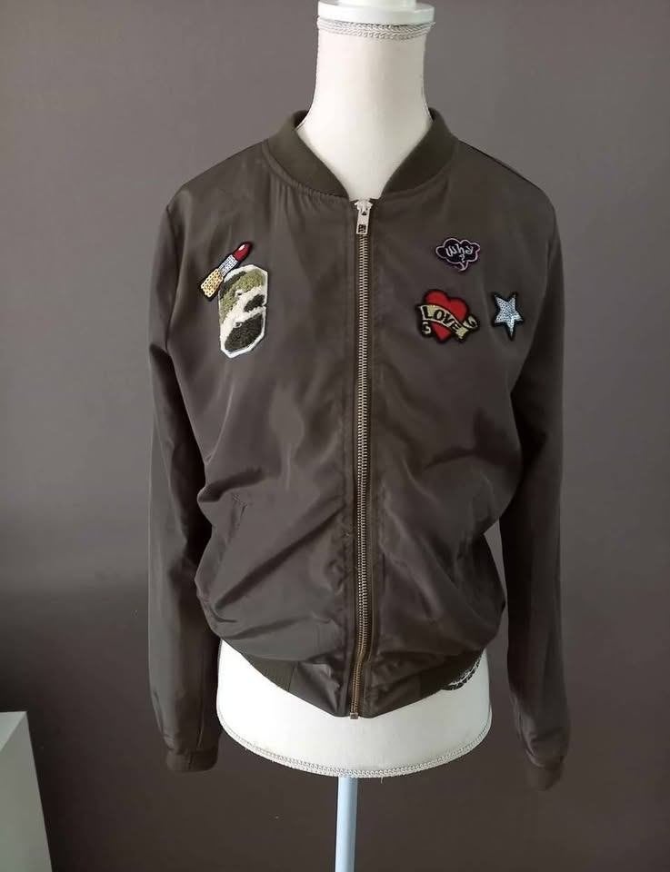 Blouson léger kaki ONLY taille XS, Enlèvement, Porté