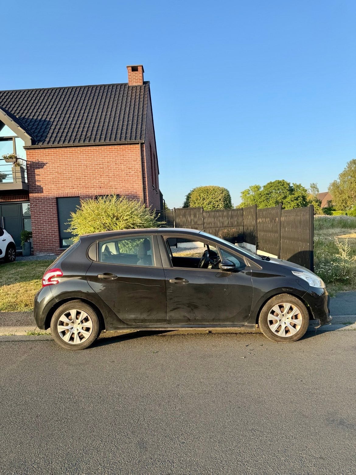 Peugeot 208, 2012, diesel, Auto's, Zwart, Overige bekleding, Zwart, 5 deurs