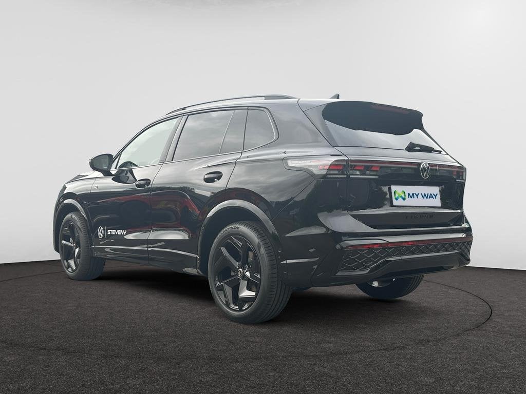 Volkswagen Tiguan Tiguan 2.0 TDI SCR R-Line Business Premium, Auto's, Automaat, Zwart, Diesel, SUV of Terreinwagen