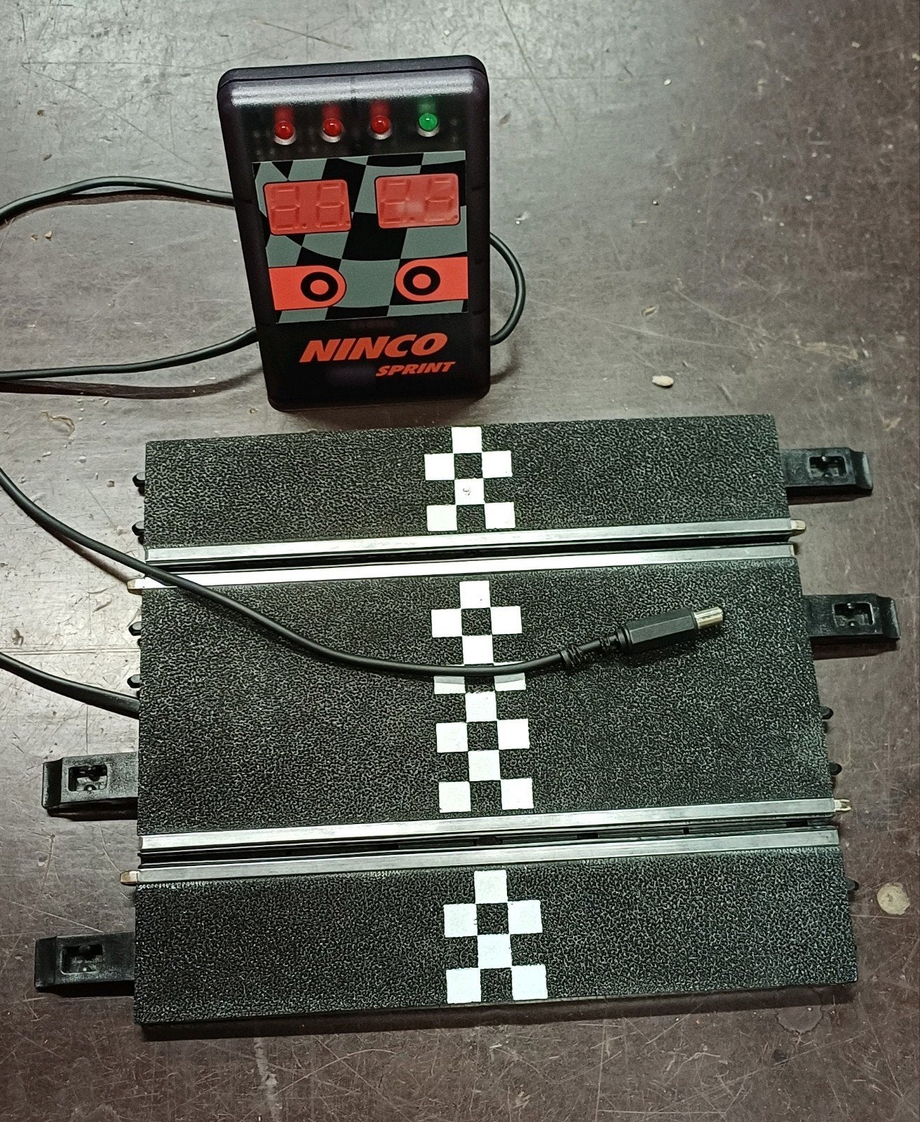 Ninco racebaan lap counter / timer, Enfants & Bébés, Jouets | Circuits, Autres marques, Électrique, Enlèvement ou Envoi, À monter soi-même