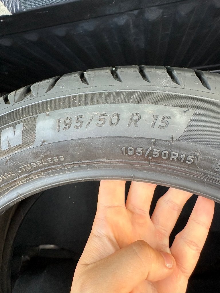 Pneu Michelin 195/50 R 15 neuf jamais utilisé, Autos : Pièces & Accessoires, Pneus & Jantes, Neuf, Pneus été, Pneu(s), Enlèvement