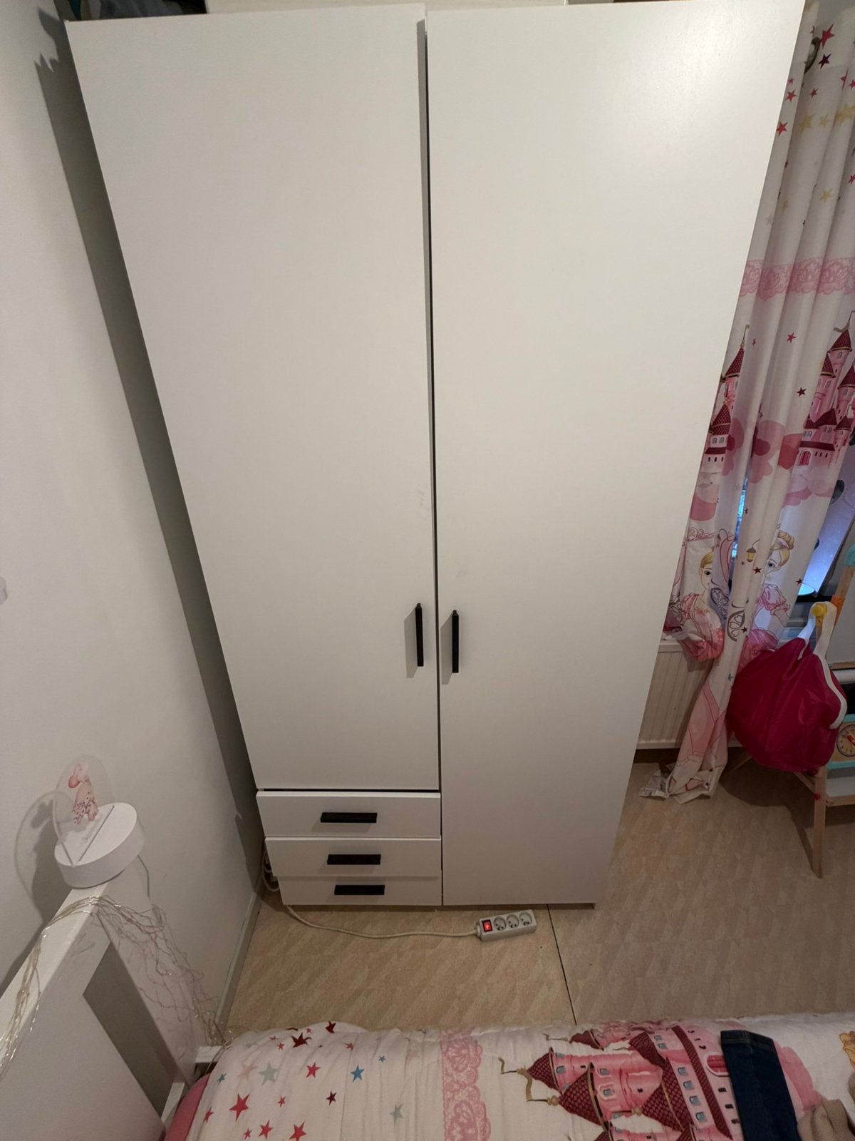 Armoire blanche pour chambre d’enfant – Très bon état, Enlèvement