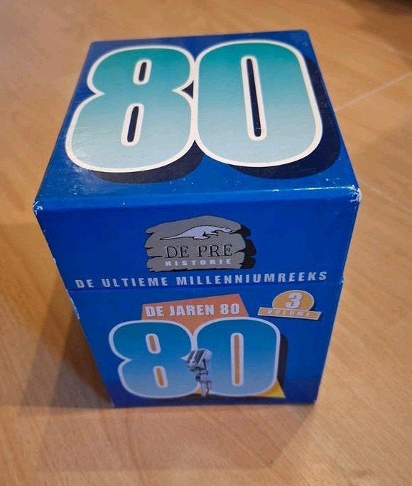 Boîte de 10 CD. Préhistoire. Les années 1980. Volume 3., CD & DVD, CD | Compilations, Enlèvement ou Envoi